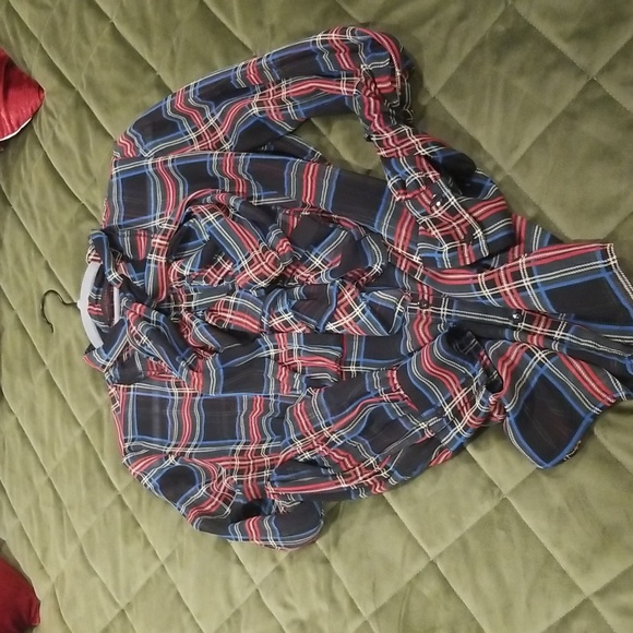 This year trend style blouse. - Picture 6 of 9